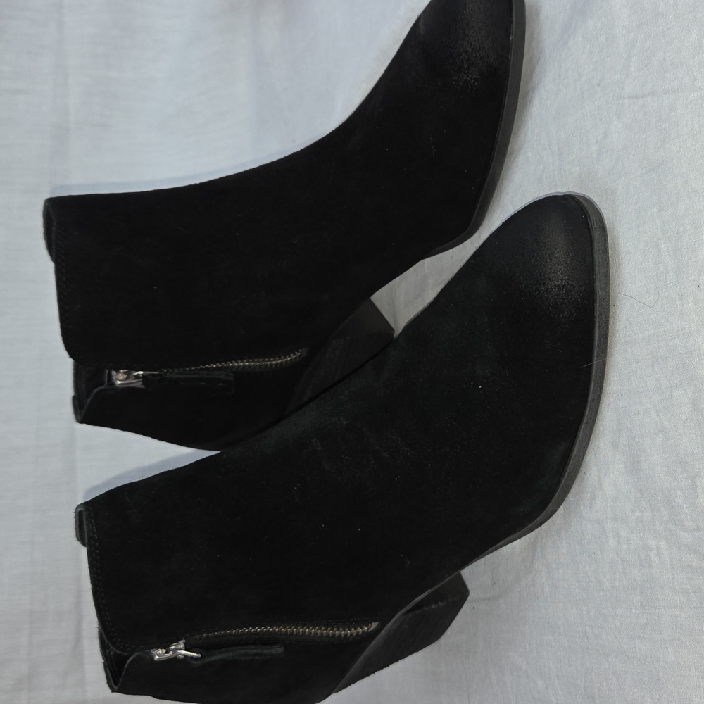 FRYE "Judy" Black Ankle Zip Bootie with Double Zippers Womens Size 9